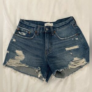 Abercrombie and Fitch The Boyfriend Denim Shorts Mid Rise Size 2